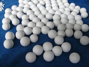The preparation process of high alumina ceramic balls