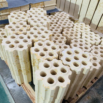 The characteristics of silica checker bricks