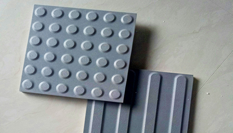 Blind tracks brick