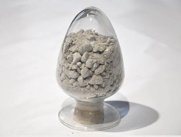 Refractory Self-following castable